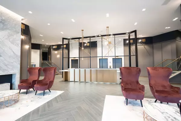 405 Dundas ST W #LPH12, Oakville, ON L6M 5P9