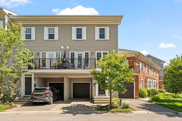 15 Georgeton Private, Manor Park - Cardinal Glen And Area, ON K1K 4S8
