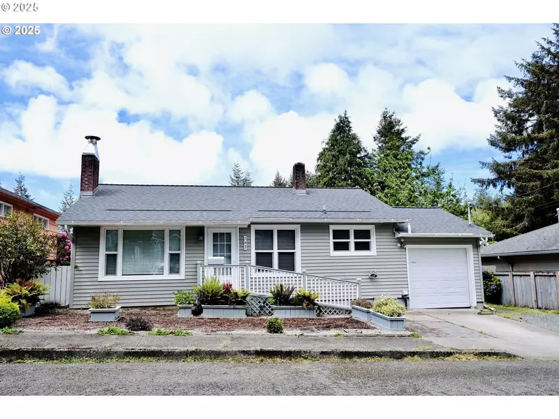 743 N 9TH ST, Coos Bay, OR 97420