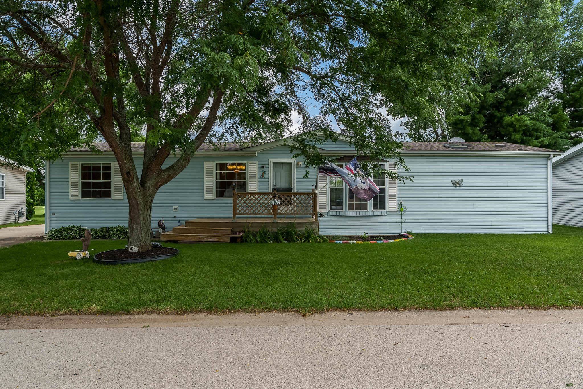 5456 White Pine Lane, Roscoe, IL 61073