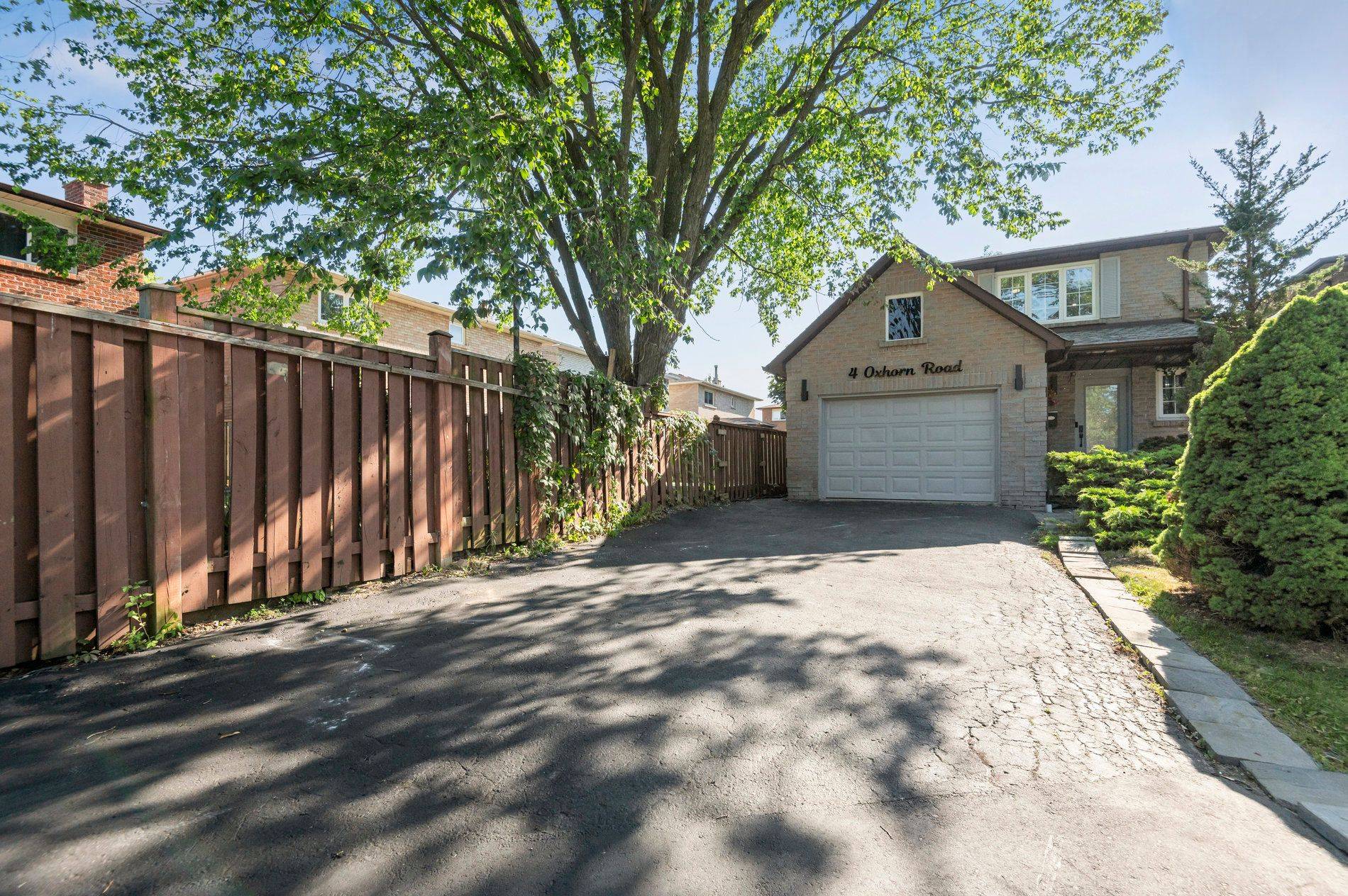 4 Oxhorn RD, Toronto E10, ON M1C 3L5