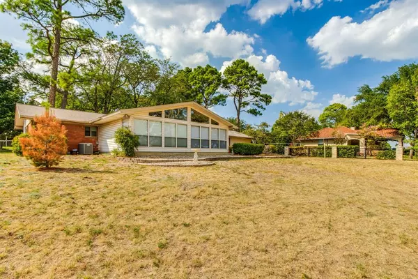 Grapevine, TX 76051,1822 Silverside Drive