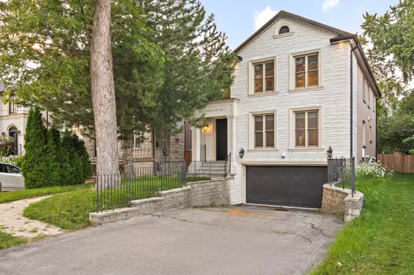 518 Cranbrooke AVE, Toronto C04, ON M5M 1N8
