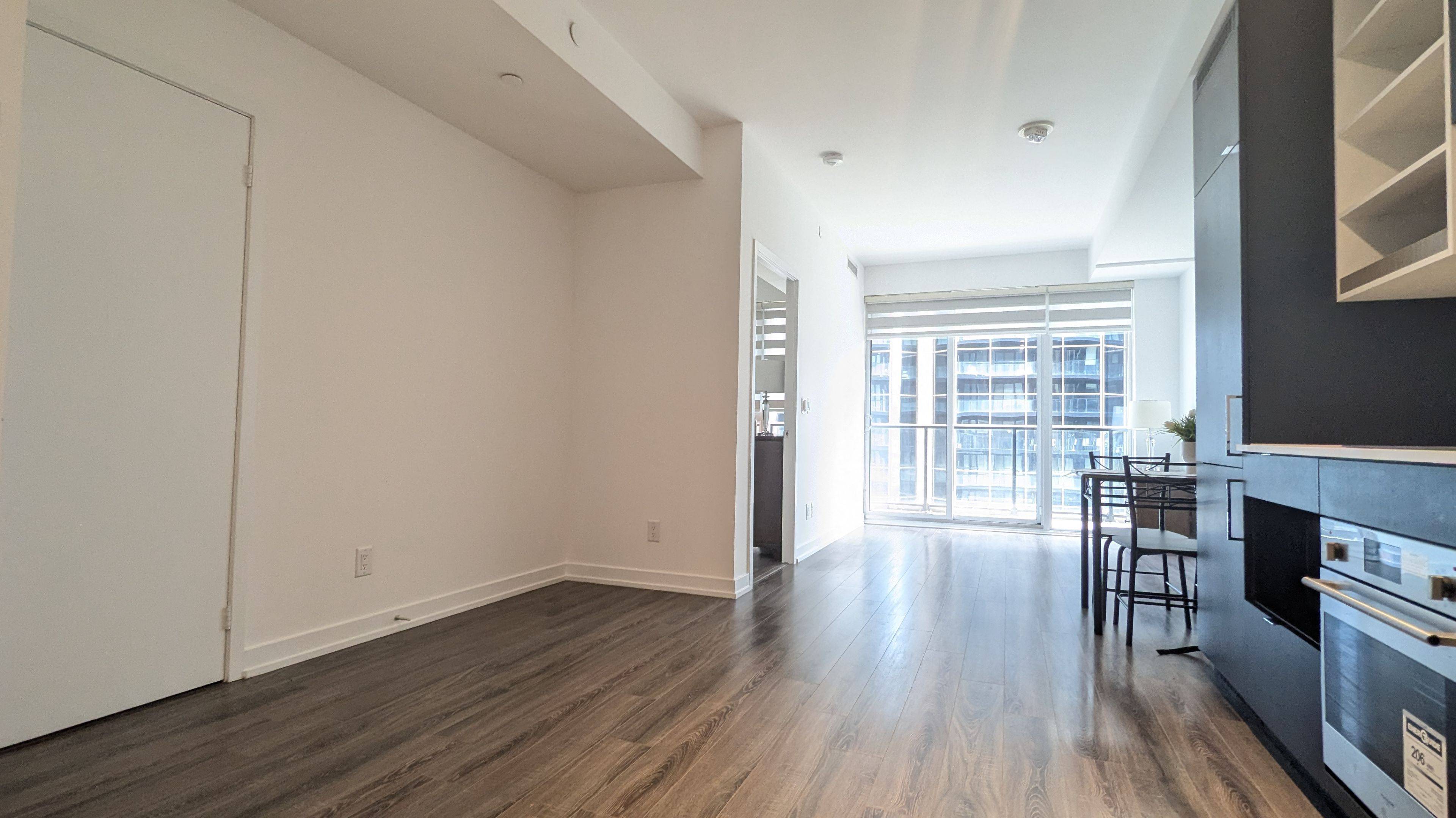 Toronto C01, ON M5G 0C5,20 Edward ST #806
