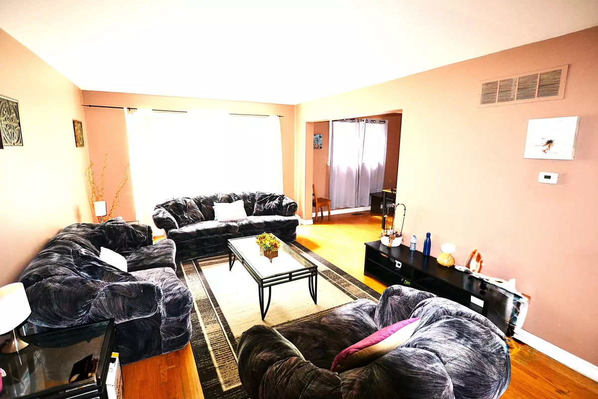 Mississauga, ON L5A 1K7,2290 Delkus CRES