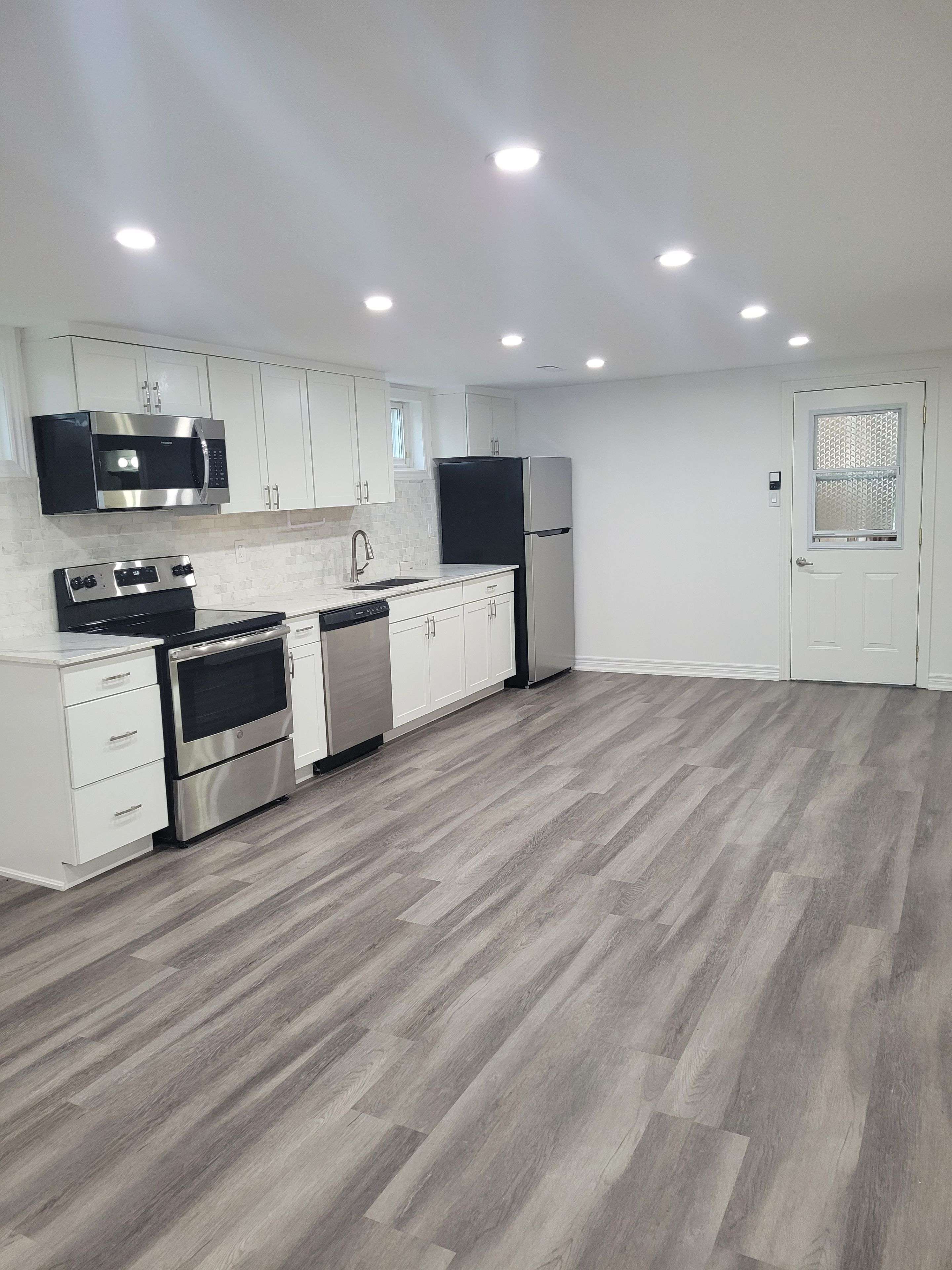 Vaughan, ON L4L 1H4,49 Avon CRES