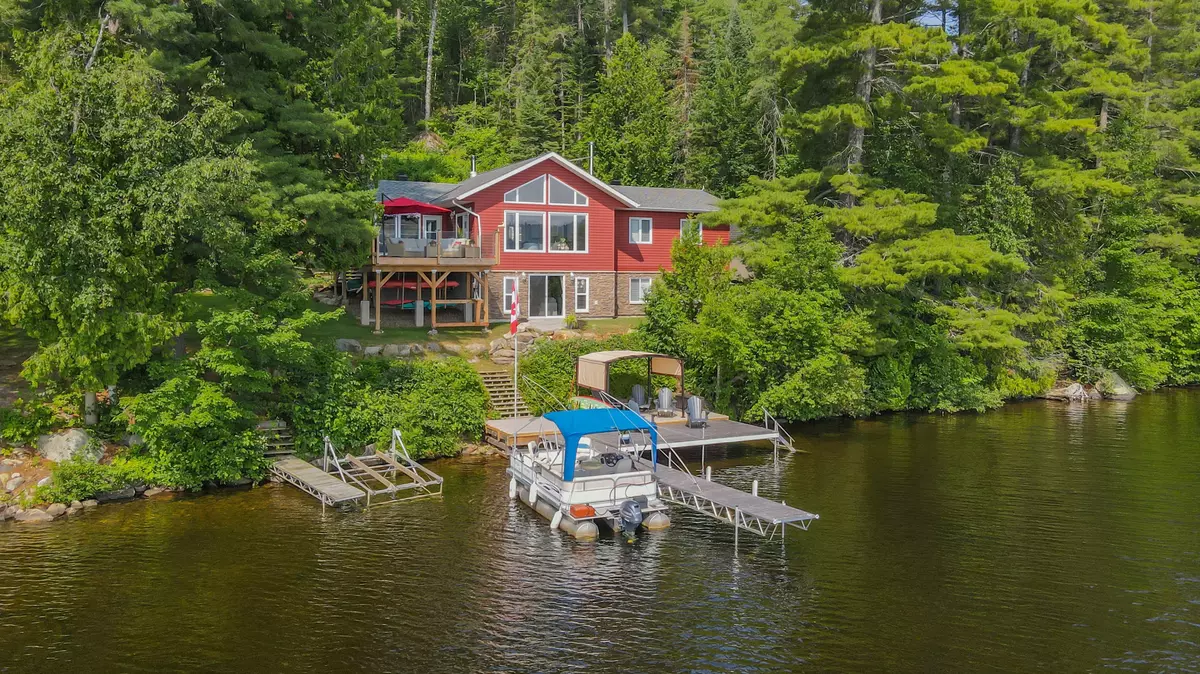 South Algonquin, ON K0J 2C0,34 Moose Track LN