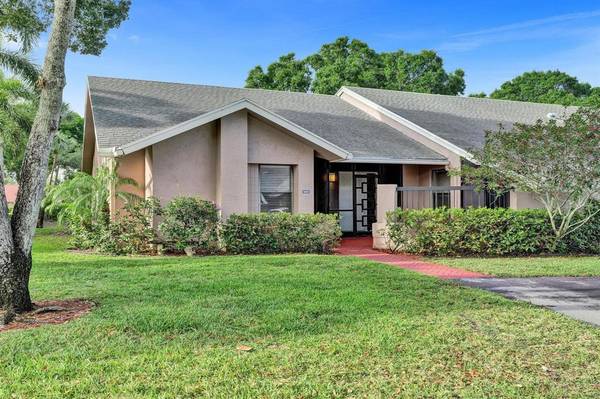 10976 Lake Front Pl, Boca Raton, FL 33498