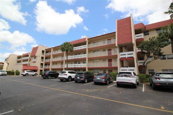 1015 Country Club Dr #306, Margate, FL 33063