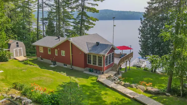 South Algonquin, ON K0J 2C0,34 Moose Track LN