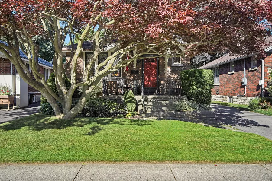 35 Logan AVE, London East, ON N5Y 2P5
