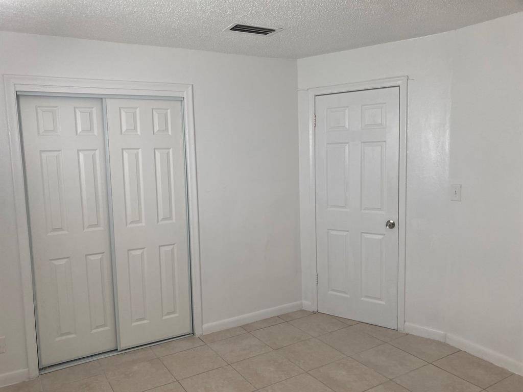 Coral Springs, FL 33065,3600 Riverside Dr #B