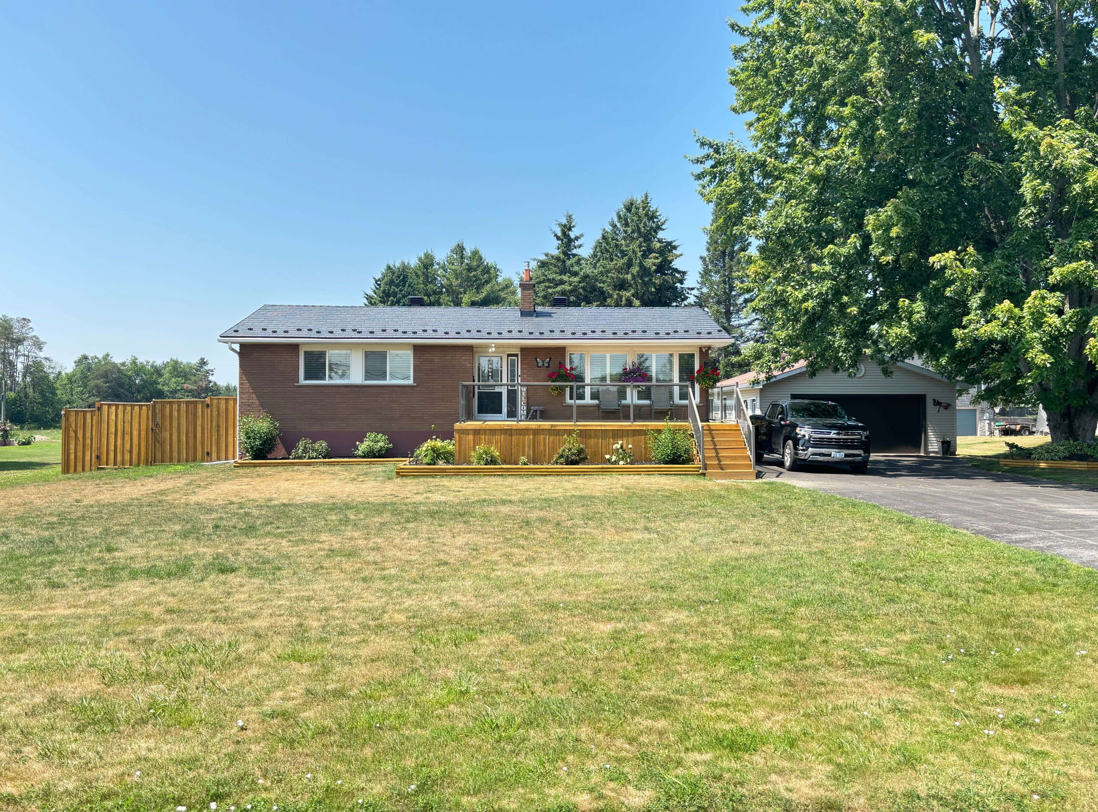 Springwater, ON L0L 1V0,116 Mill ST E