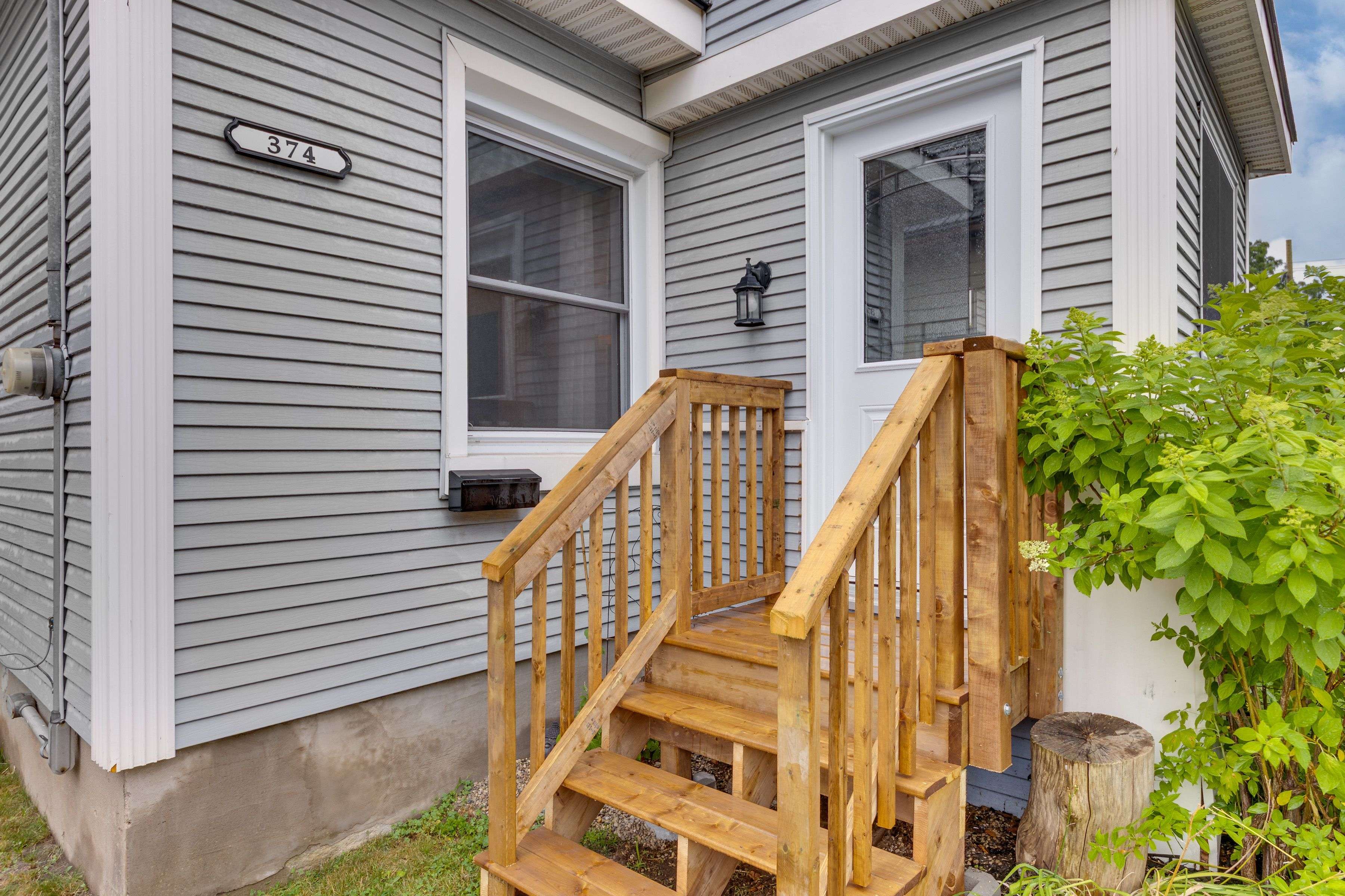 Midland, ON L4R 2B6,374 Yonge ST