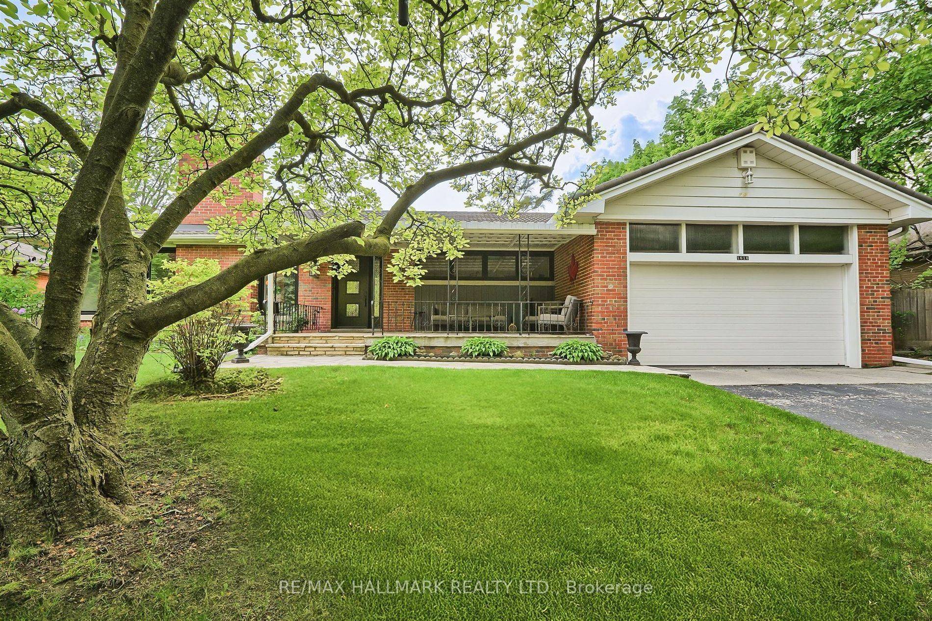 1616 Islington AVE, Toronto W08, ON M9A 3M6