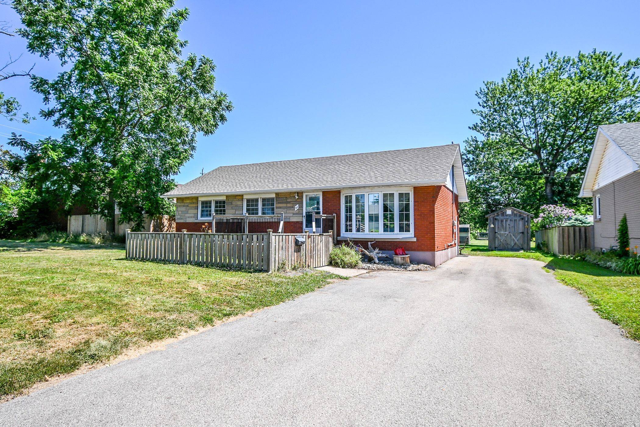 92 Diffin DR, Welland, ON L3C 2K3