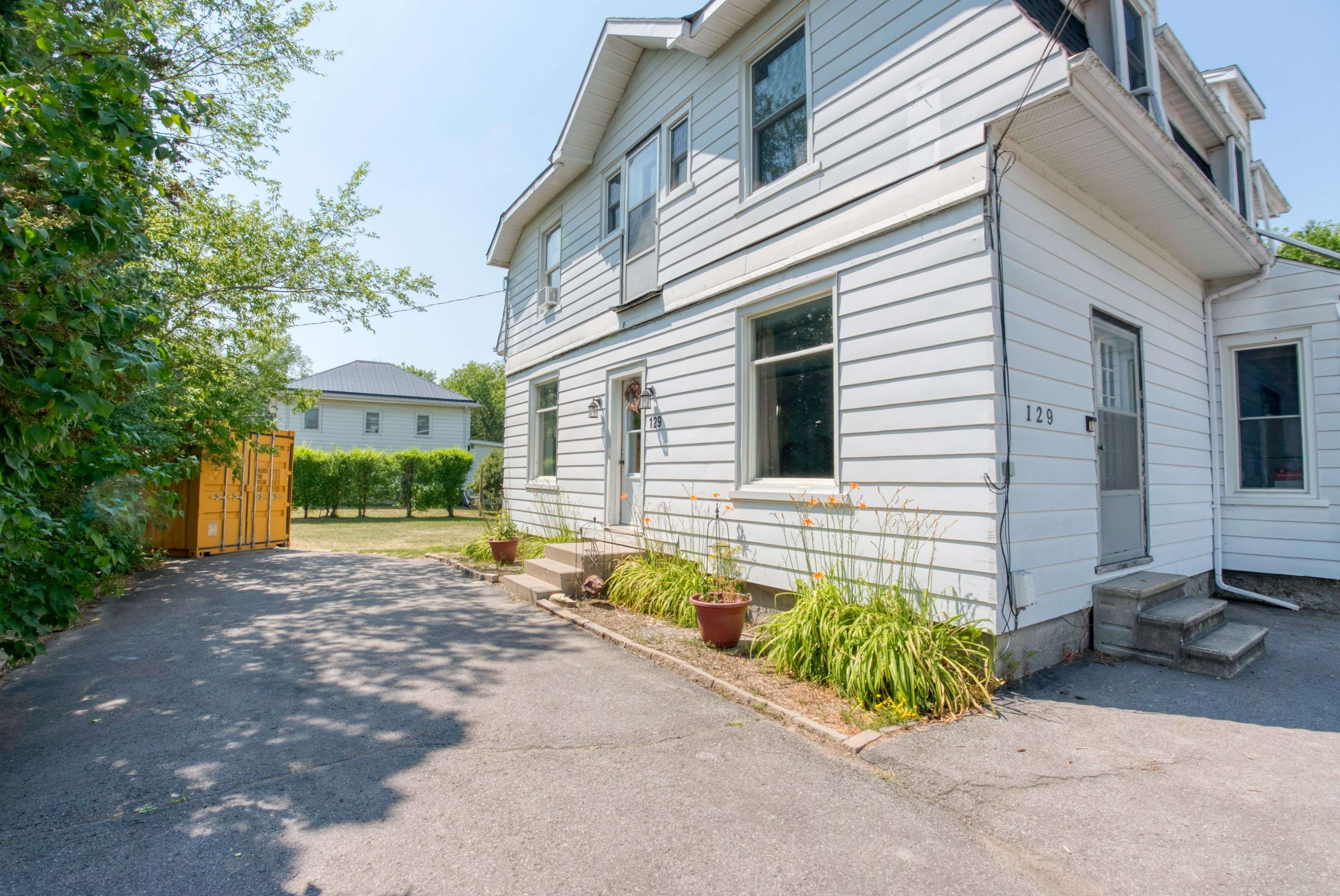 Deseronto, ON K0K 1X0,129 DUNDAS ST