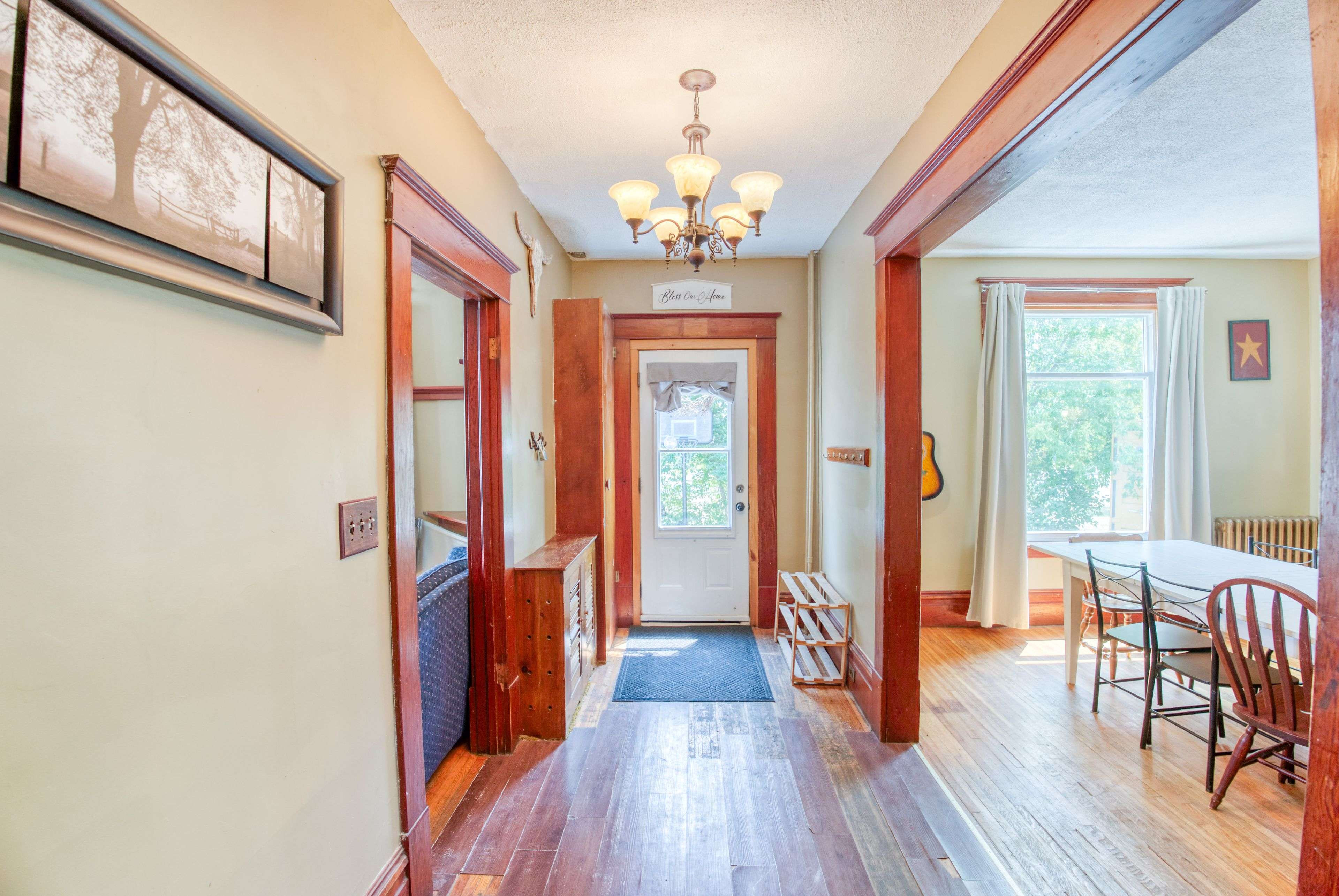 Deseronto, ON K0K 1X0,129 DUNDAS ST