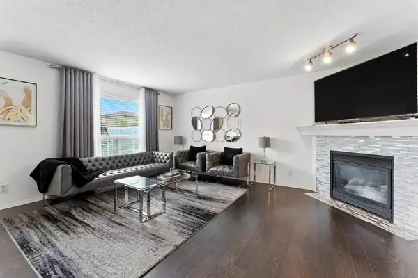 Calgary, AB T3H 5P6,137 Cougarstone Common SW