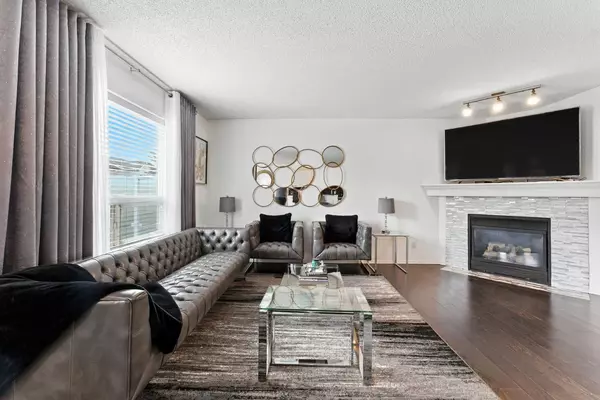Calgary, AB T3H 5P6,137 Cougarstone Common SW