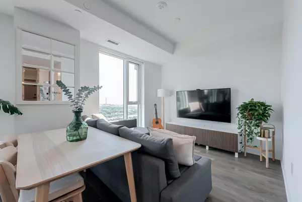 130 River ST #2310, Toronto C08, ON M5A 0R8
