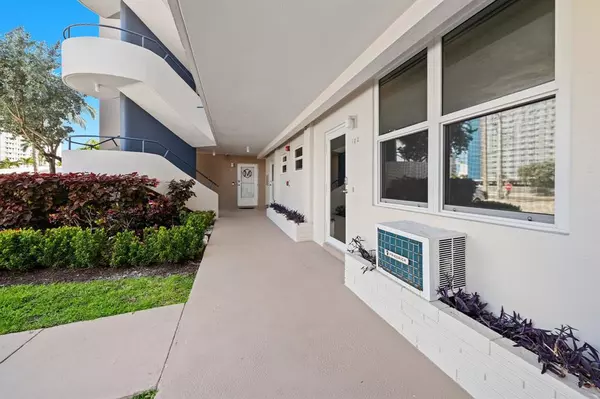 Pompano Beach, FL 33062,401 N Riverside Dr #102