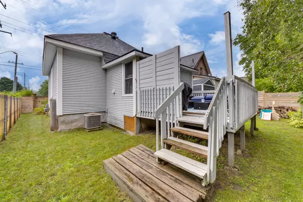 Midland, ON L4R 2B6,374 Yonge ST