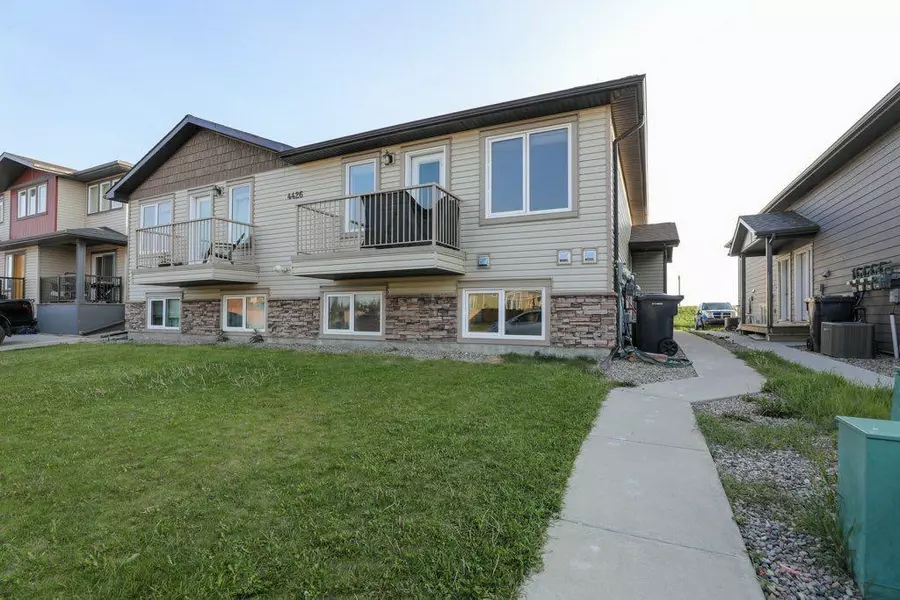 4426 Lake DR #2, Coalhurst, AB T0L0V2