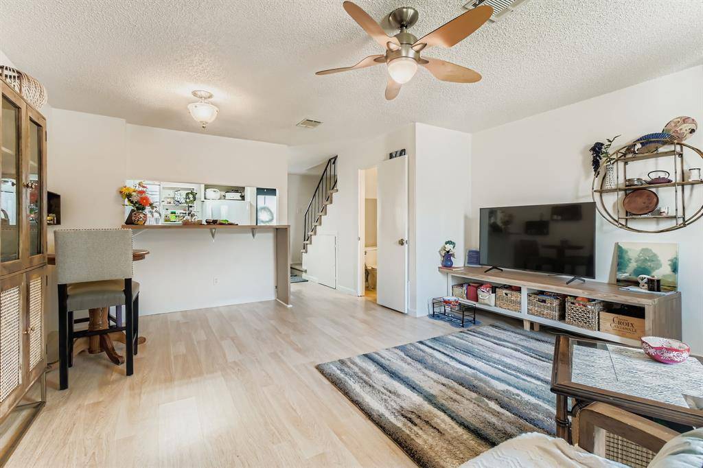 Euless, TX 76039,15 Abbey Road