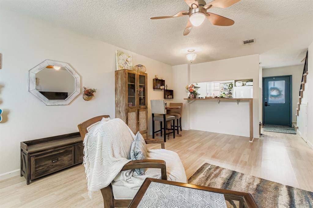 Euless, TX 76039,15 Abbey Road