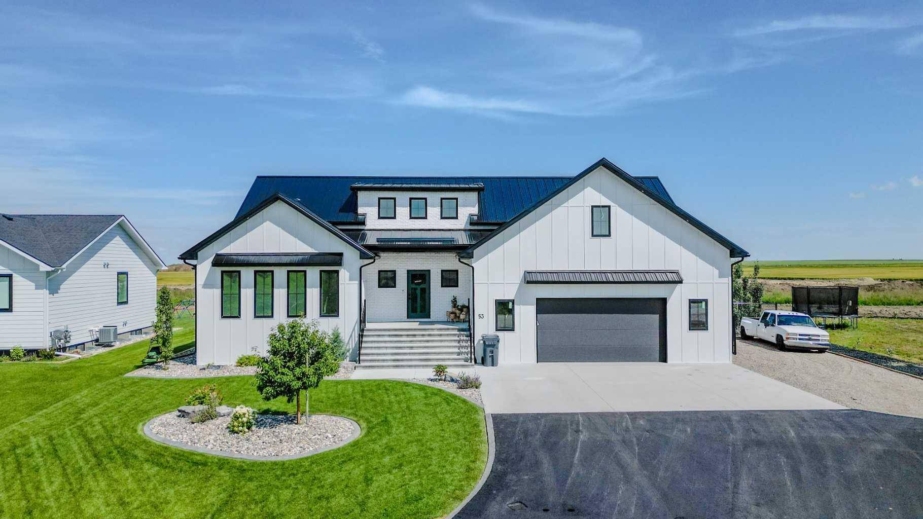 53 Pebble Creek CV, Raymond, AB T0K 2S0