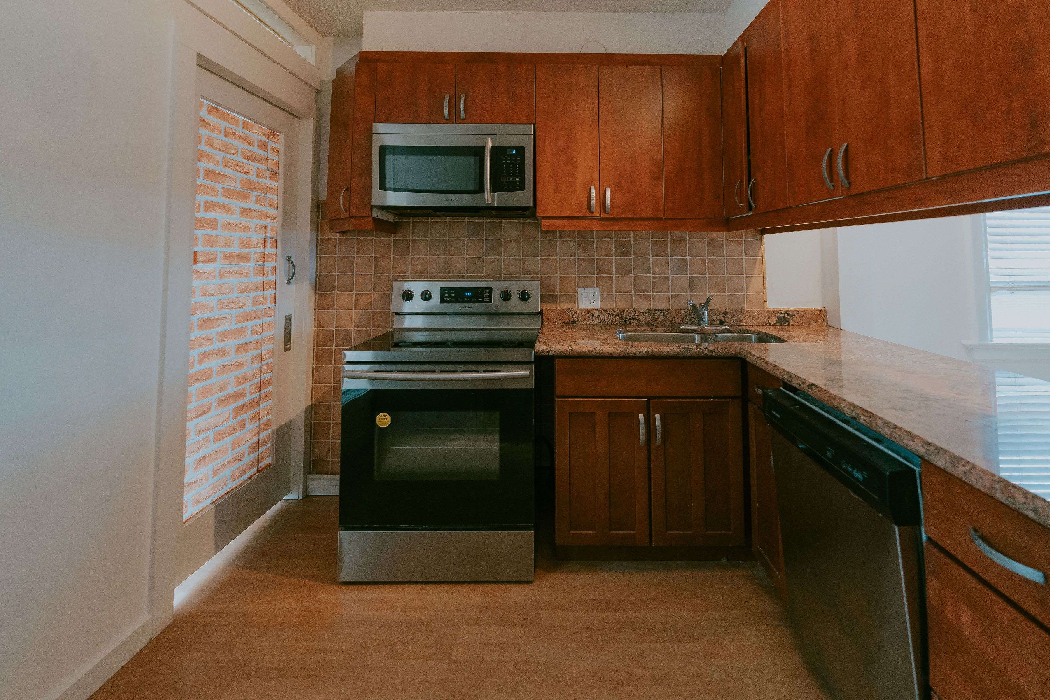 Toronto W04, ON M6E 2L9,183 Livingstone AVE W
