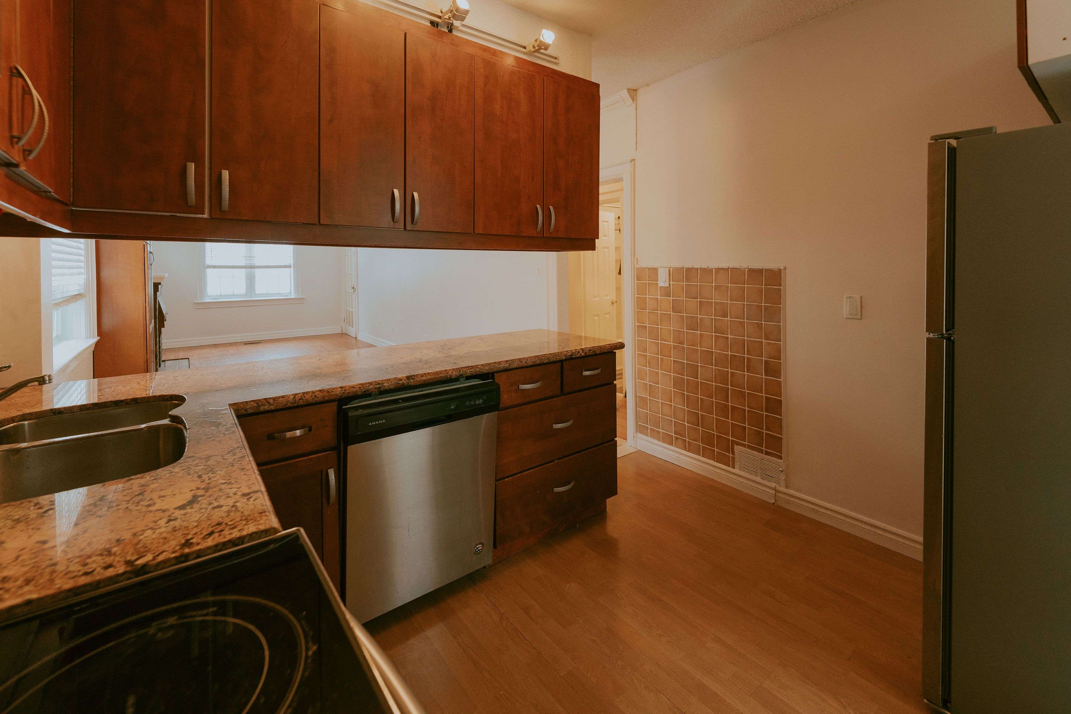 Toronto W04, ON M6E 2L9,183 Livingstone AVE W