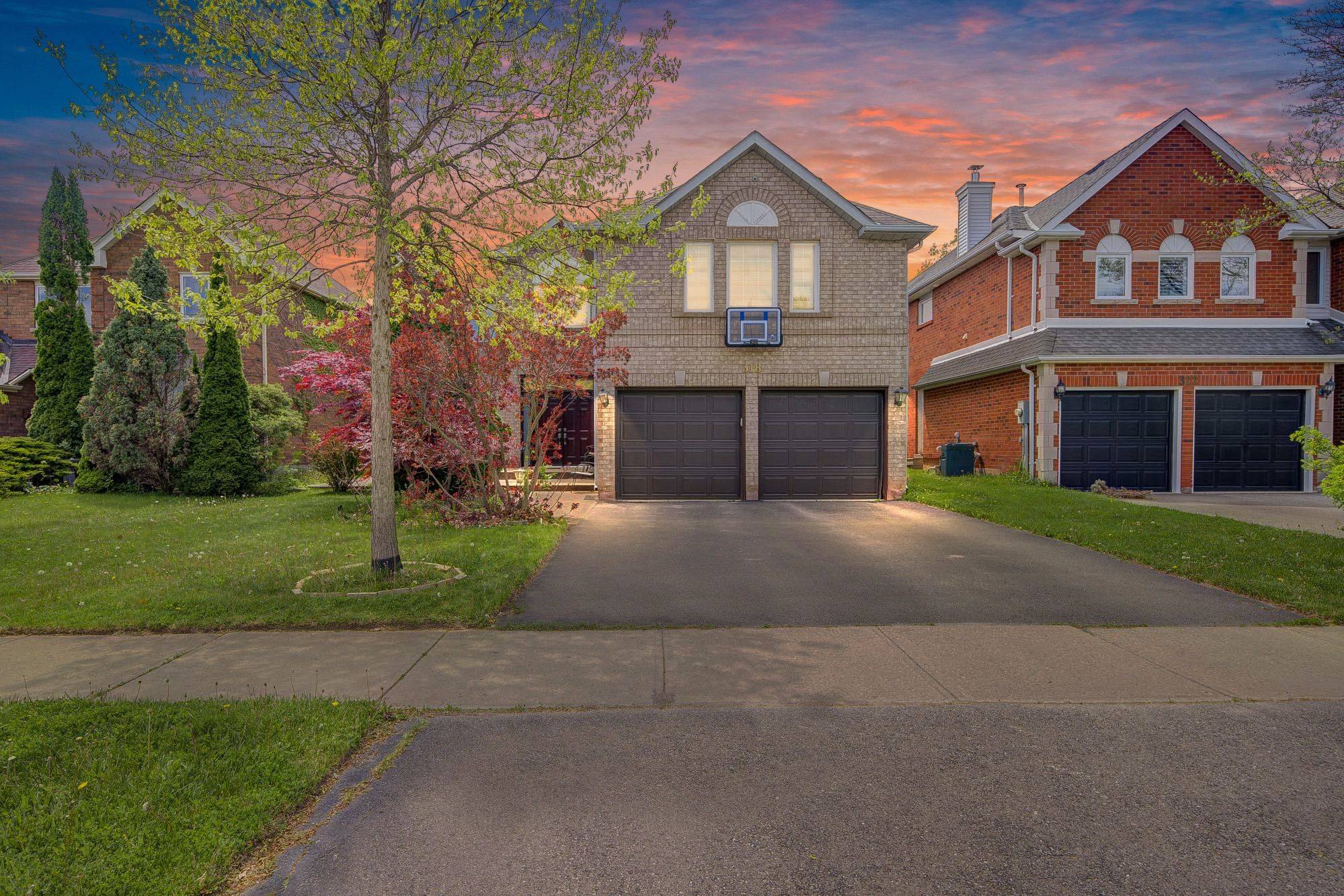 Oakville, ON L6M 1M7,318 Northwood DR