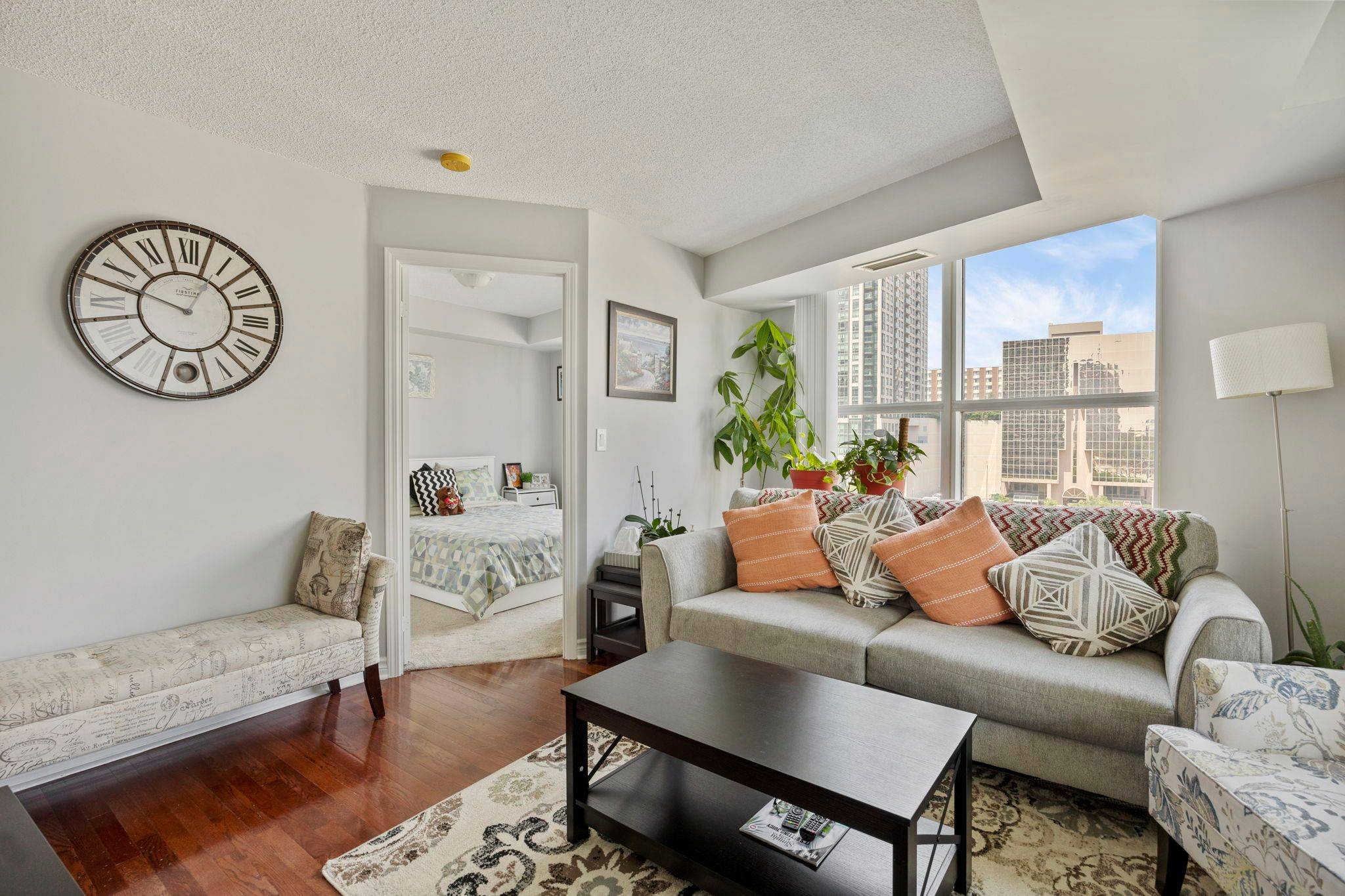 Mississauga, ON L5B 4M1,1 Elm DR W #611
