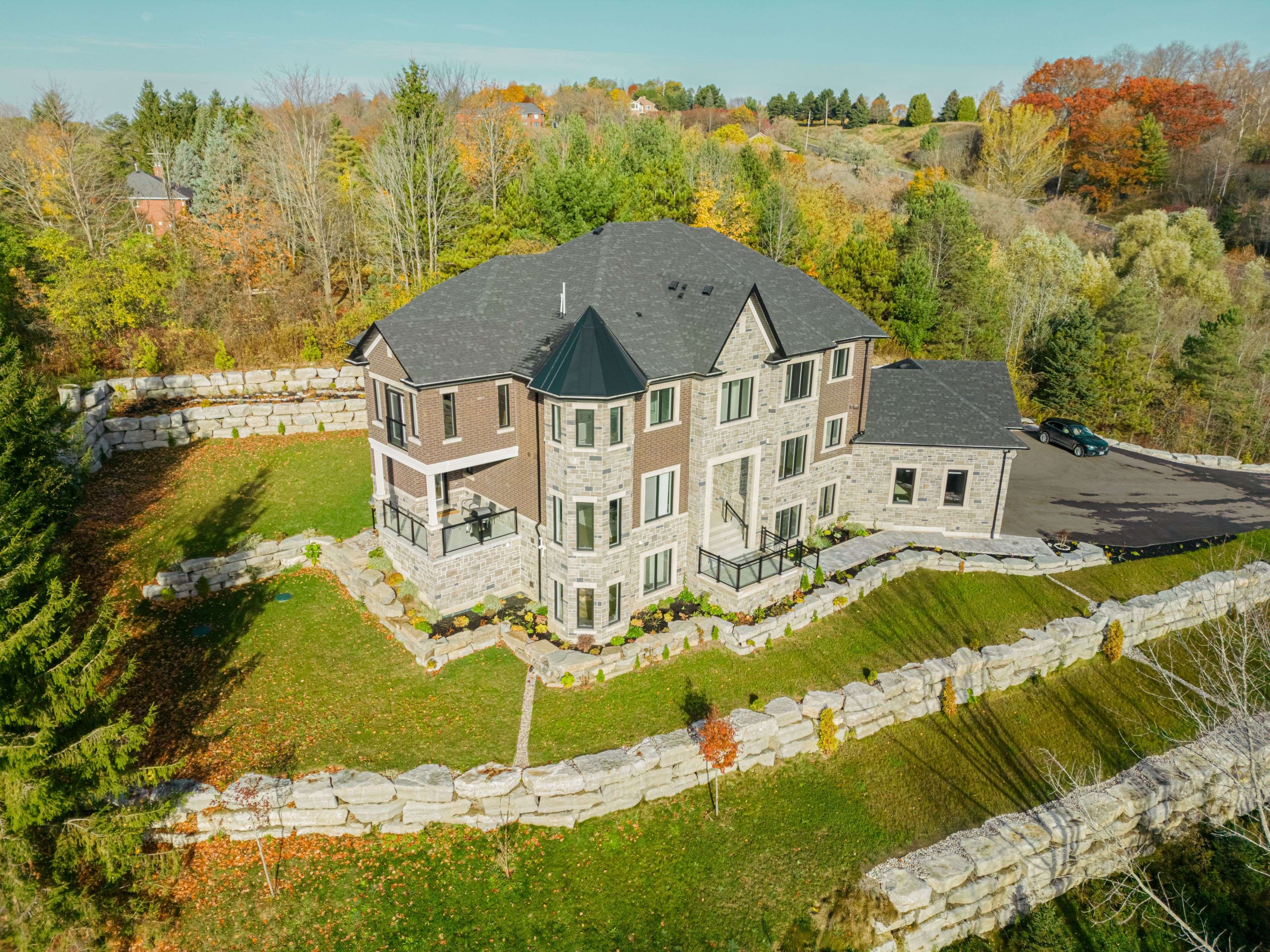 16158 Mount Pleasant RD, Caledon, ON L7E 3M6