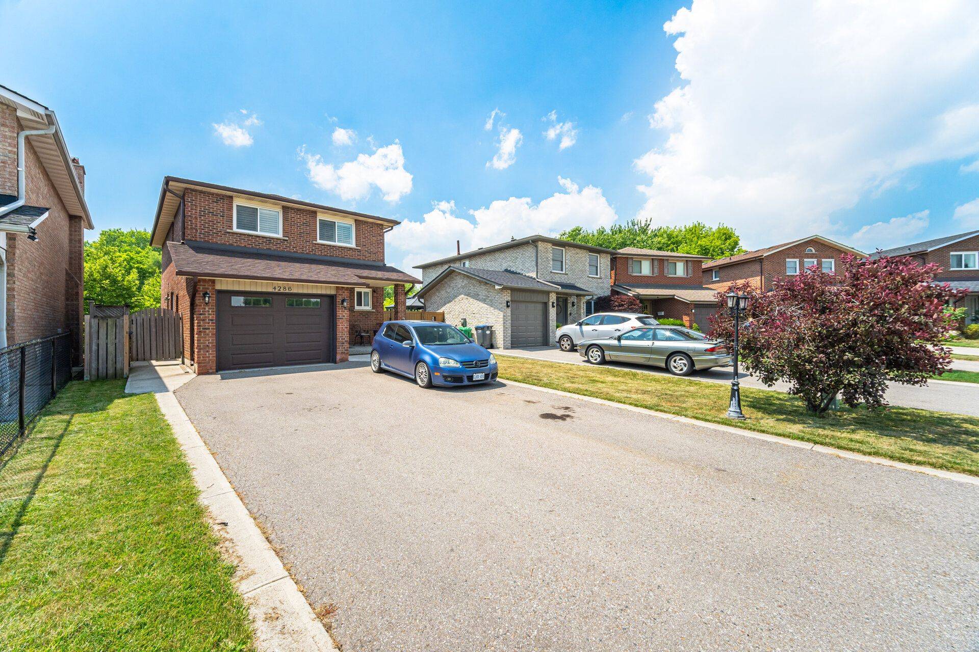 Mississauga, ON L4W 3G7,4286 Greybrook CRES