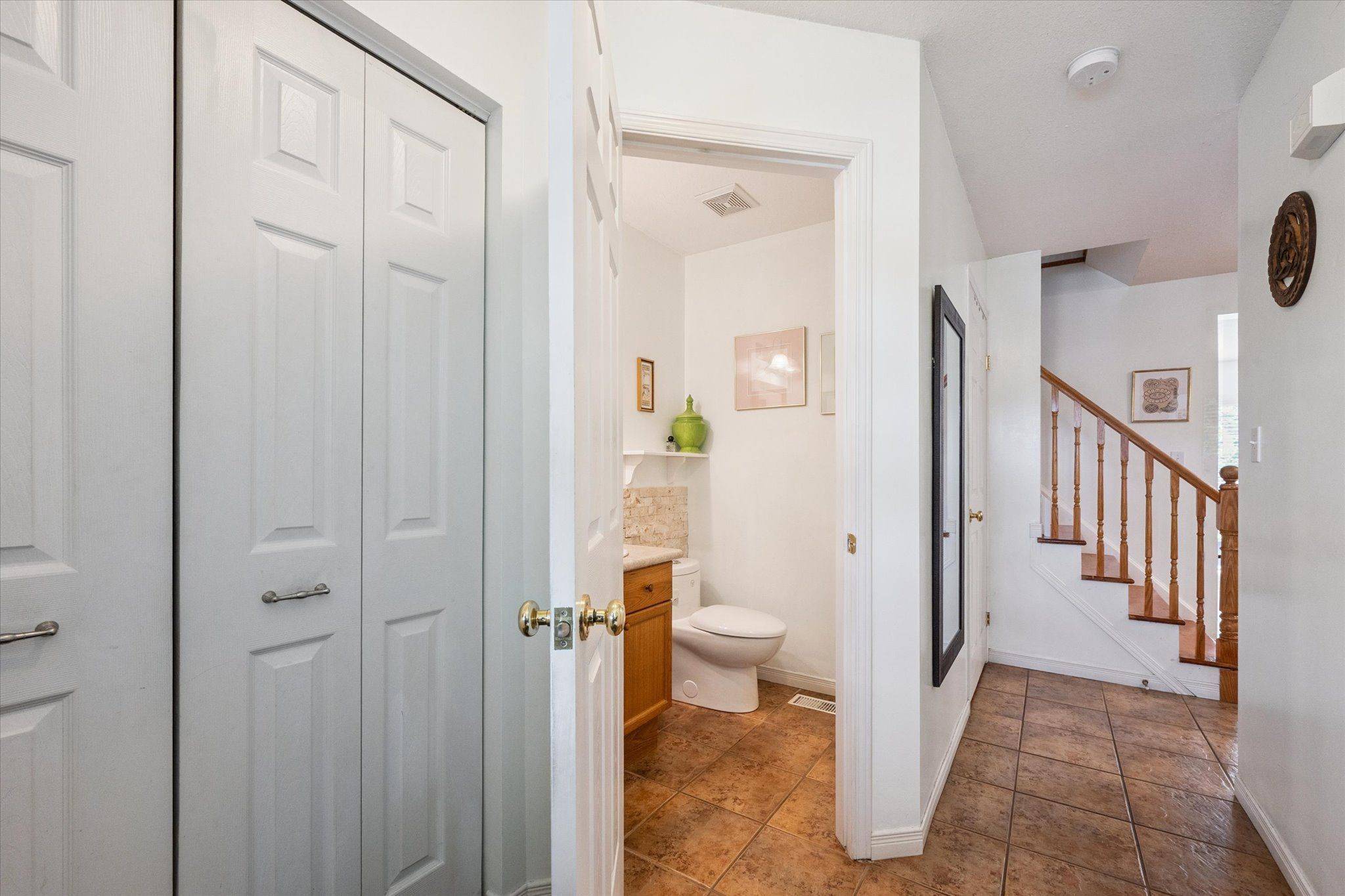 Guelph, ON N1E 7M6,31 Schroder CRES #24