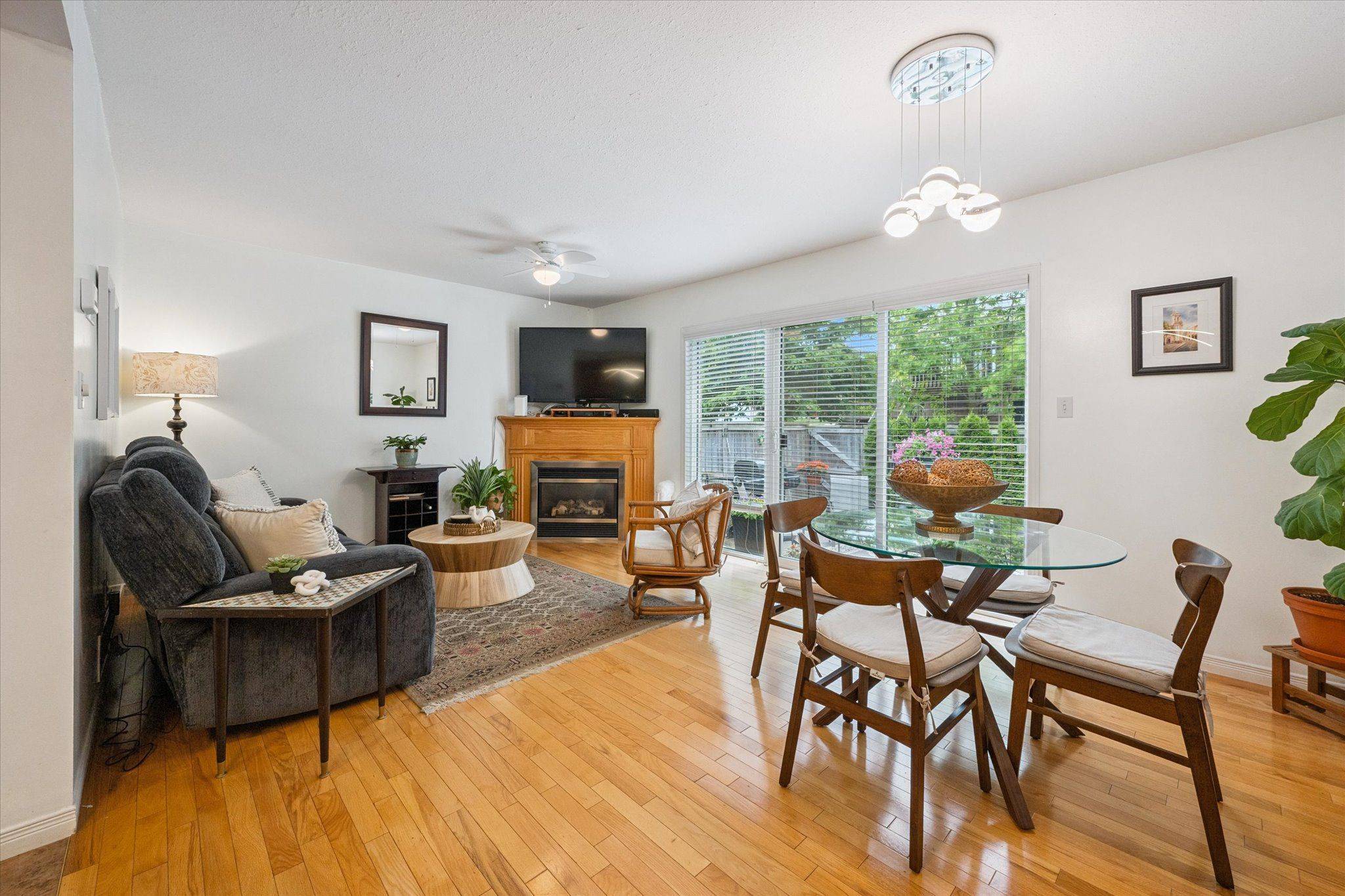 Guelph, ON N1E 7M6,31 Schroder CRES #24