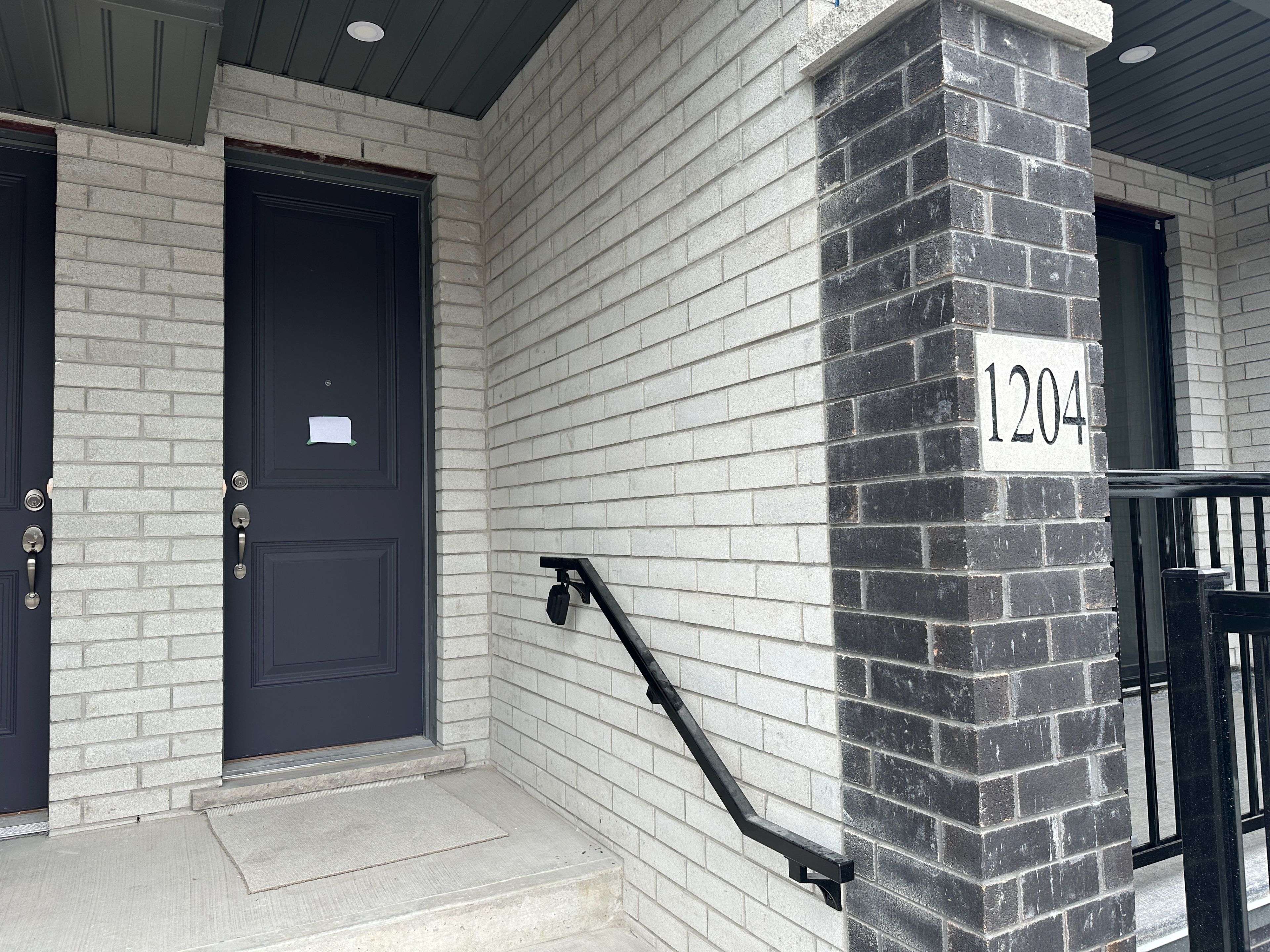 Cobourg, ON K9A 4J9,160 Densmore RD #1204
