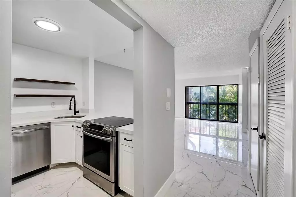 Fort Lauderdale, FL 33308,5495 NE 25th Ave #204