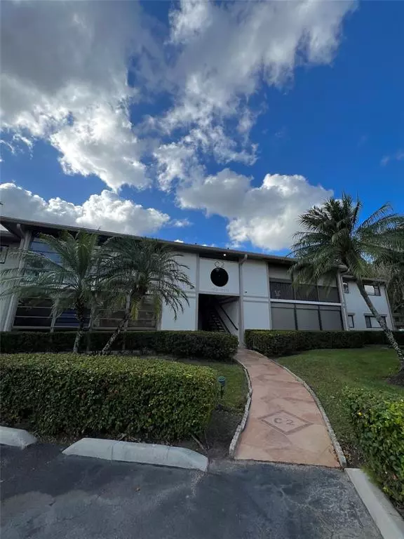 Tamarac, FL 33321,10561 E Clairmont Cir #105