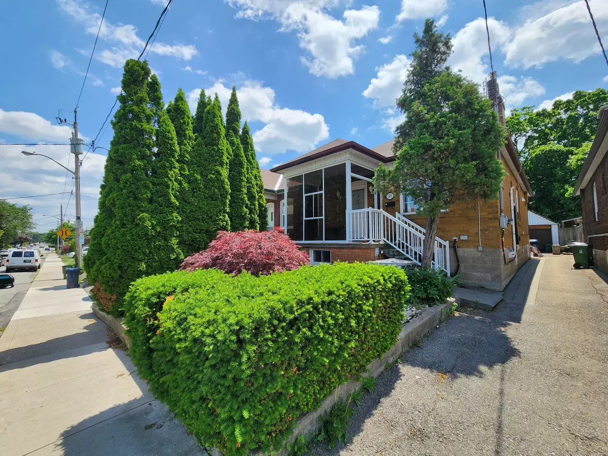 Toronto W04, ON M6E 2L9,183 Livingstone AVE