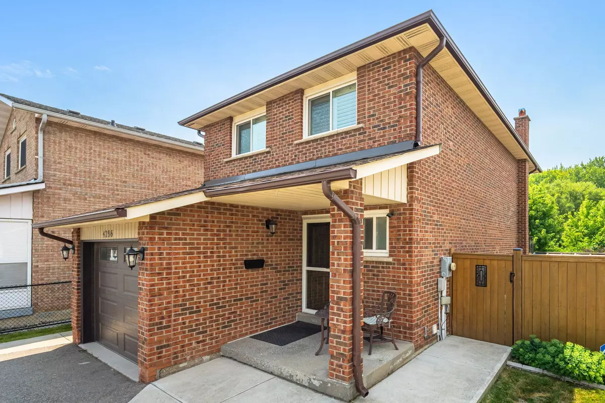 Mississauga, ON L4W 3G7,4286 Greybrook CRES