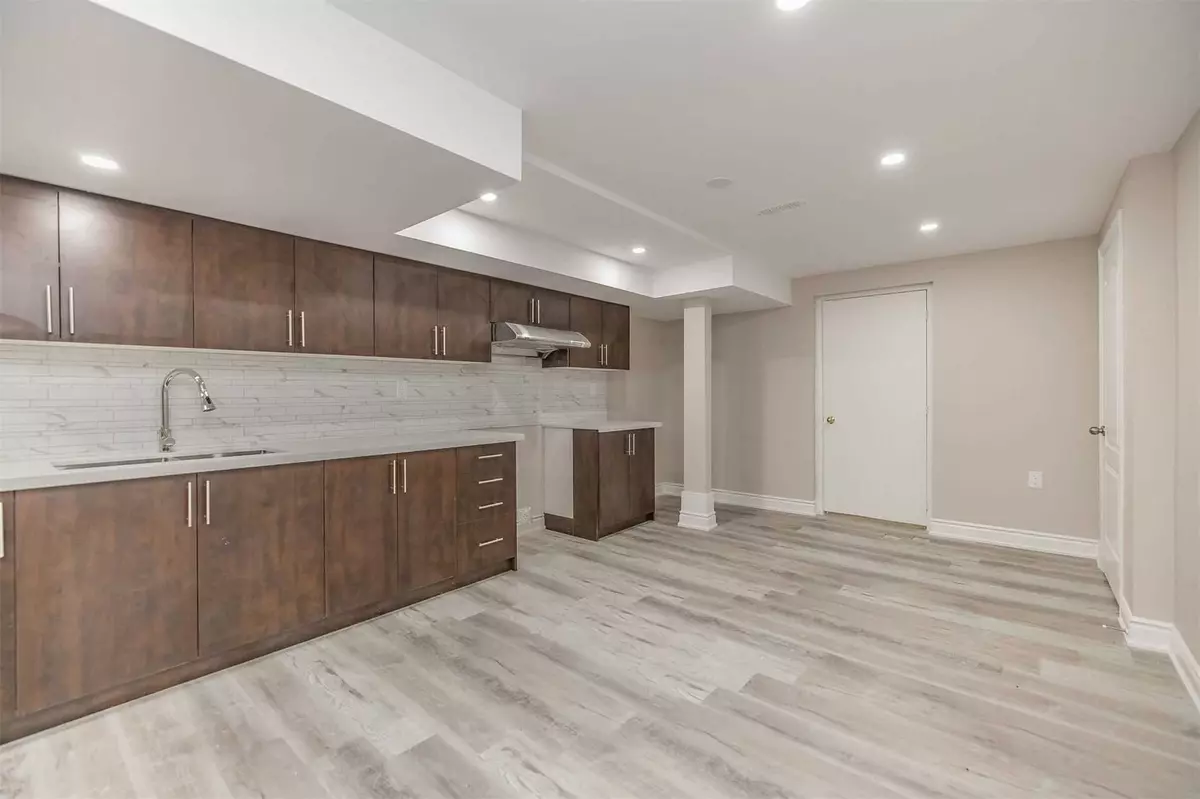 Brampton, ON L7A 3K3,99 Masters Green CRES #BSMT