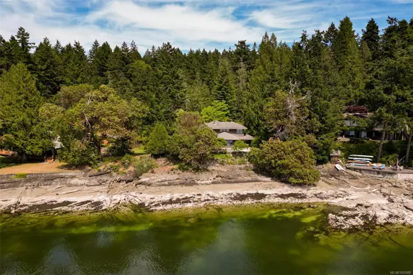 114 Arbutus Rd, Salt Spring, BC V8K 1A3