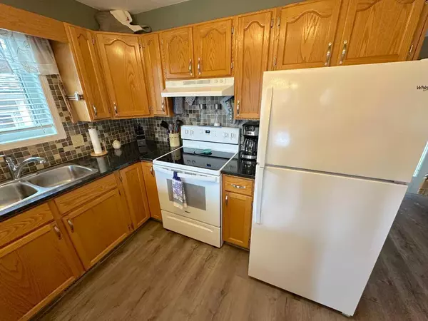Red Deer, AB T4R 2H9,86 Eversole CRES