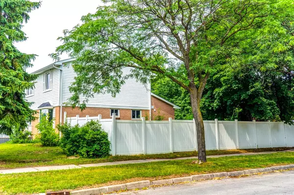 Toronto E11, ON M1B 1W9,10 Tunmead SQ