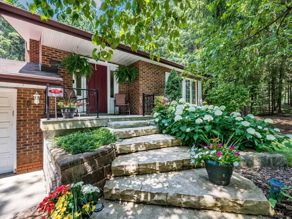 Caledon, ON L7C 0A4,18 Damascus DR