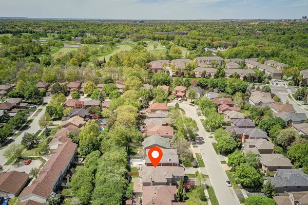 Oakville, ON L6M 1M7,318 Northwood DR